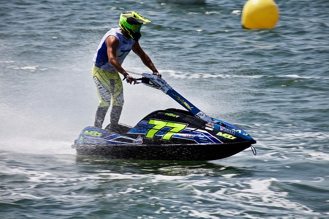 三笘薰腾空庆祝！短短4秒3次世界级表演：1球送9亿豪门出局.